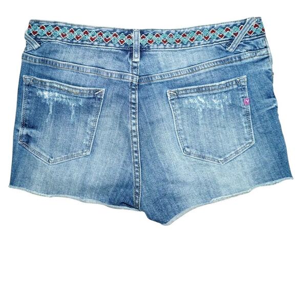 Vigoss “The Jagger” Embroidered Denim Shorts – Size W31 L2 – Tribal Waistband - Picture 4 of 4